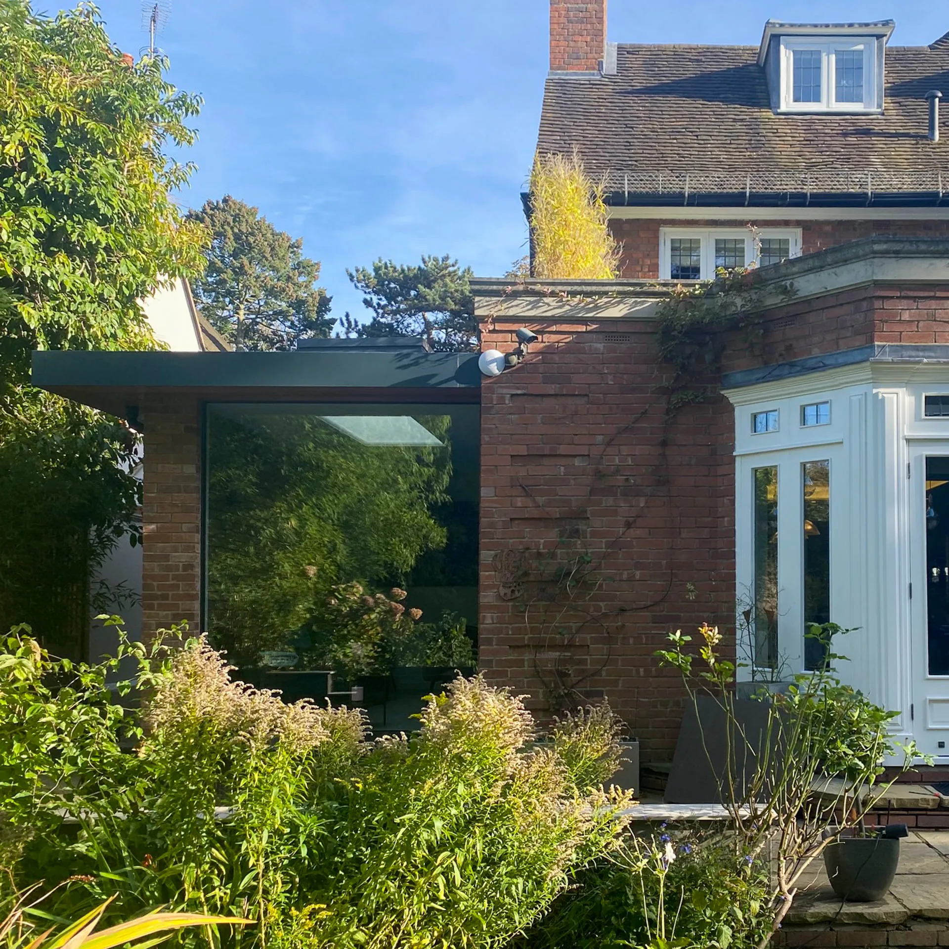 Beautiful minimalist extension in Coombe